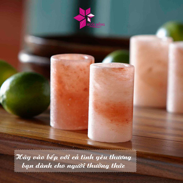 Muối ăn Himalaya c&oacute; độ tinh khiết cao n&ecirc;n đắt hơn rất nhiều so với muối ăn th&ocirc;ng thường